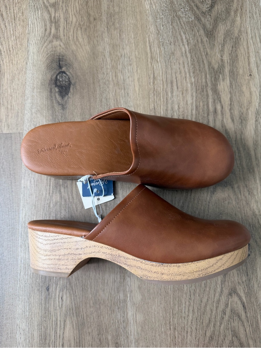 NWT Universal Thread Cognac Clogs (Size 8)